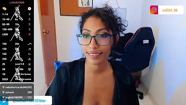 Snapshot of sofia_rosse4 chatting on 06-14-26, 02:24 sofia rosse4 online show from 06-14-26, 02:24