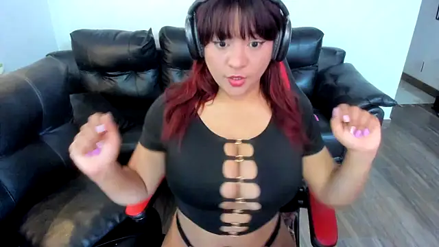 Snapshot of sofialove__ chatting on 01-29-25, 01:05 sofialove   online show from 01-29-25, 01:05