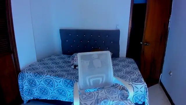 Snapshot of sofialove__ chatting on 09-26-25, 12:39 sofialove   online show from 09-26-25, 12:39