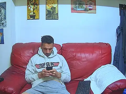Snapshot of GiorgieUps chatting on 10-07-25, 10:22 GiorgieUps online show from 10-07-25, 10:22