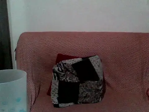 Snapshot of _mscassie chatting on 10-04-25, 08:27 mscassie online show from 10-04-25, 08:27