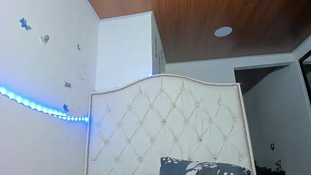 Snapshot of Anny_jhonsonx chatting on 09-18-25, 11:30 Anny jhonsonx online show from 09-18-25, 11:30