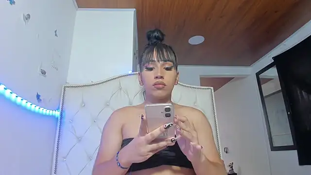 Snapshot of Anny_jhonsonx chatting on 09-17-25, 10:01 Anny jhonsonx online show from 09-17-25, 10:01