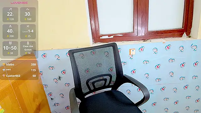 Snapshot of __Saphia__ chatting on 10-15-25, 03:27   Saphia   online show from 10-15-25, 03:27