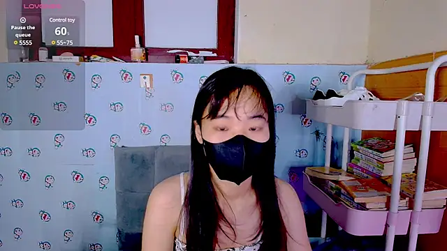 Snapshot of __Saphia__ chatting on 03-05-25, 12:38   Saphia   online show from 03-05-25, 12:38