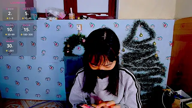 Snapshot of __Saphia__ chatting on 12-13-24, 12:42   Saphia   online show from 12-13-24, 12:42