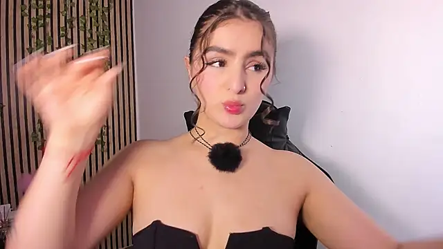 sofia 44 online show from 07-17-26, 07:00