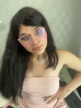 Snapshot of dayis_butera chatting on 05-26-26, 12:36 dayis butera online show from 05-26-26, 12:36