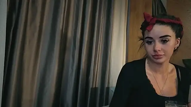 Snapshot of your_bunnygirl chatting on 10-12-25, 08:43 your bunnygirl online show from 10-12-25, 08:43