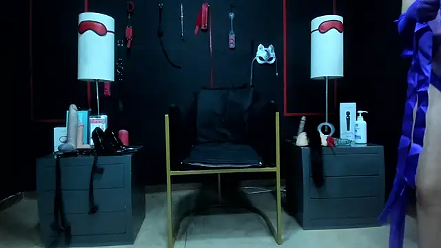 CharlotteScotte online show from 10-28-25, 12:04