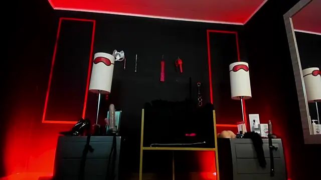 CharlotteScotte online show from 11-26-25, 12:05