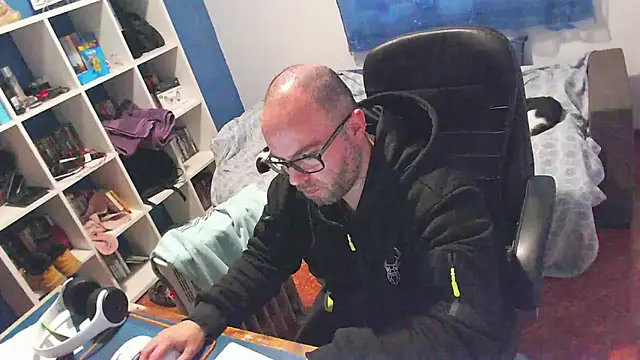 ravingr4d4 online show from 02-05-26, 12:01