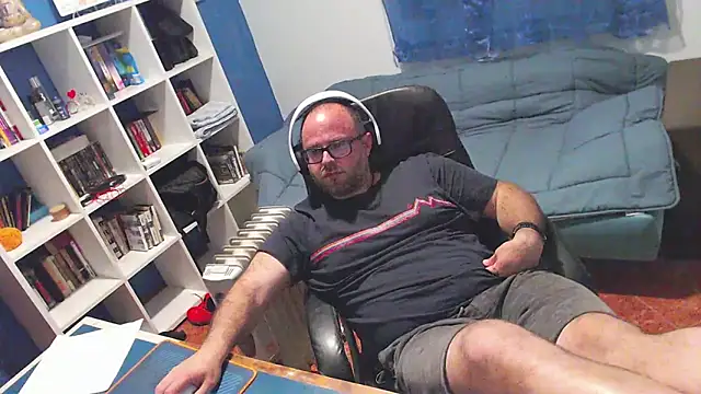 ravingr4d4 online show from 04-06-26, 09:38