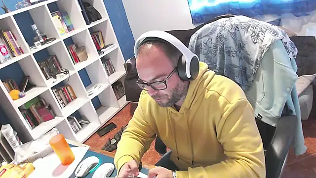 ravingr4d4 online show from 11-18-25, 02:53