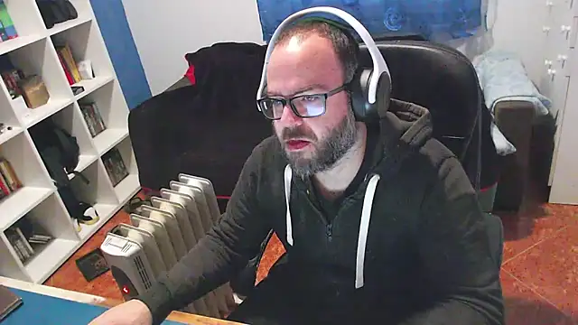 ravingr4d4 online show from 12-16-25, 09:13