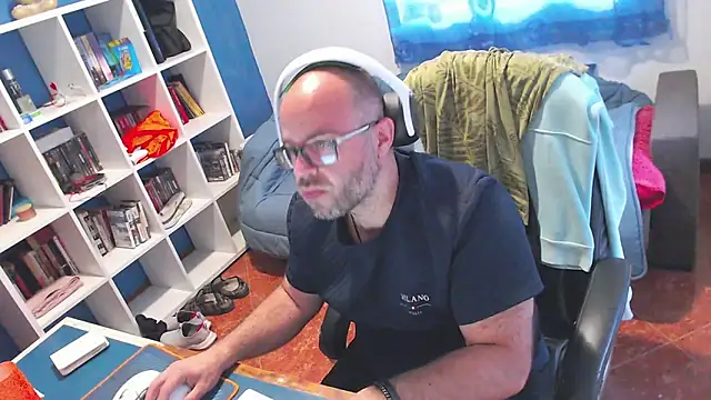 ravingr4d4 online show from 05-06-26, 01:48