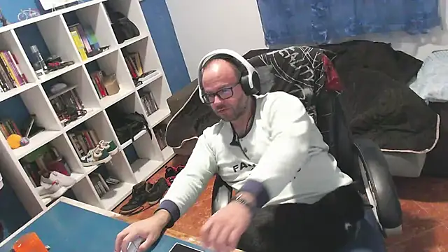 ravingr4d4 online show from 11-14-25, 11:52