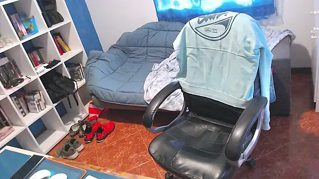 ravingr4d4 online show from 05-12-26, 08:21