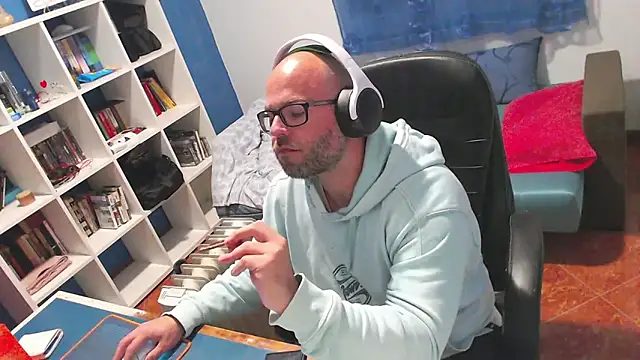 ravingr4d4 online show from 04-13-26, 09:52