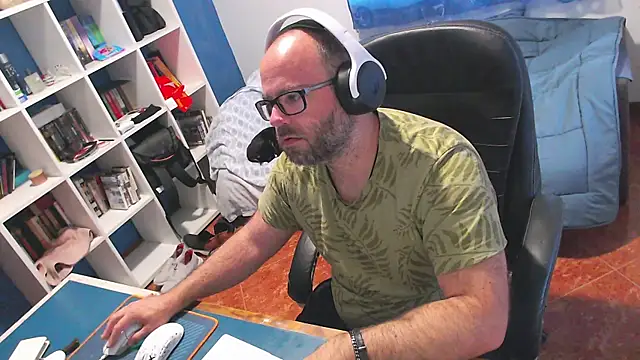 ravingr4d4 online show from 05-19-26, 07:59