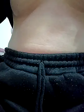 Snapshot of SweetGirl2k2 chatting on 02-26-25, 01:43 SweetGirl2k2 online show from 02-26-25, 01:43