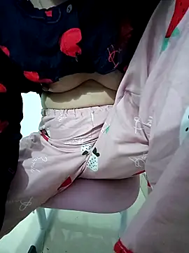 SweetGirl2k2 online show from 11-24-25, 10:21