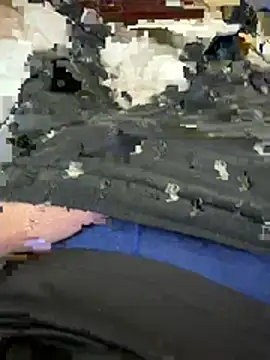 Snapshot of Tylerx9 chatting on 04-06-26, 07:42 Tylerx9 online show from 04-06-26, 07:42