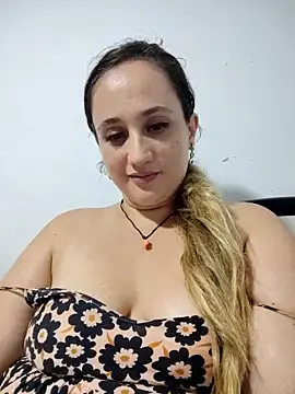 Snapshot of Karol_and_David_hotcouple chatting on 03-23-25, 05:43 Karol and David hotcouple online show from 03-23-25, 05:43