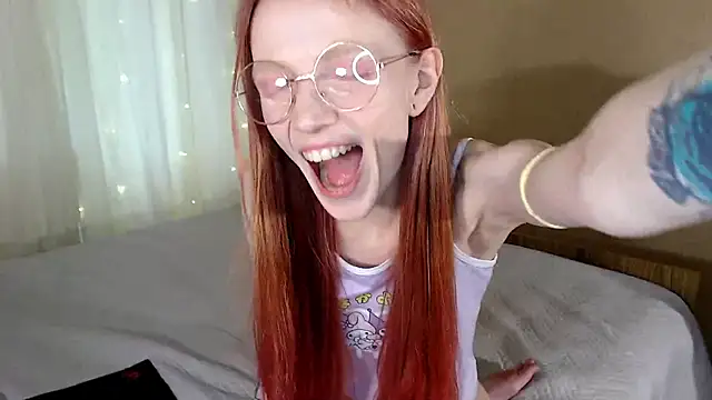 Snapshot of Ted_Lliana chatting on 03-18-25, 06:39 Ted Lliana online show from 03-18-25, 06:39