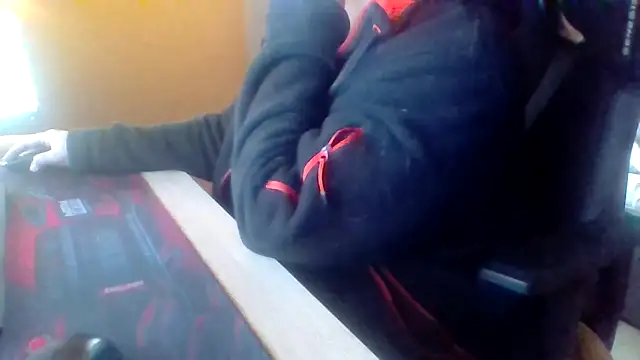 Snapshot of Silvia2277 chatting on 12-22-25, 01:44 Silvia2277 online show from 12-22-25, 01:44