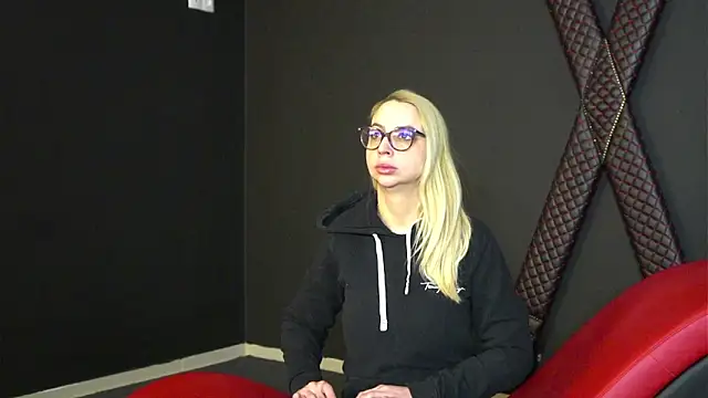 Snapshot of CelineConner chatting on 02-20-25, 05:12 CelineConner online show from 02-20-25, 05:12