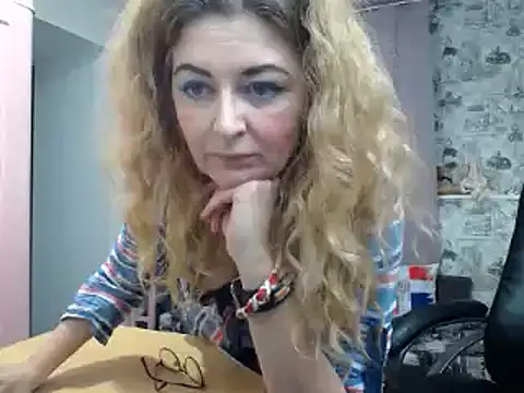 Snapshot of Helen1974 chatting on 03-16-25, 11:37 Helen1974 online show from 03-16-25, 11:37