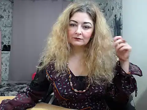 Snapshot of Helen1974 chatting on 03-11-25, 03:45 Helen1974 online show from 03-11-25, 03:45