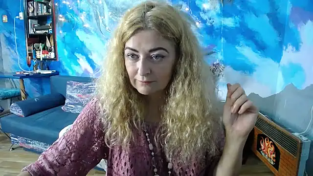 Snapshot of Helen1974 chatting on 09-19-25, 05:50 Helen1974 online show from 09-19-25, 05:50