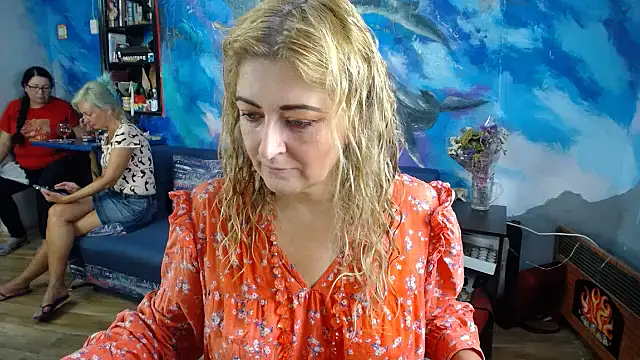 Snapshot of Helen1974 chatting on 09-20-25, 04:56 Helen1974 online show from 09-20-25, 04:56
