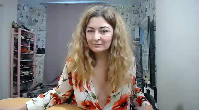 Snapshot of Helen1974 chatting on 02-17-25, 01:11 Helen1974 online show from 02-17-25, 01:11