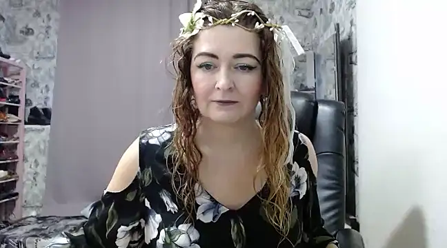 Snapshot of Helen1974 chatting on 01-22-25, 12:27 Helen1974 online show from 01-22-25, 12:27