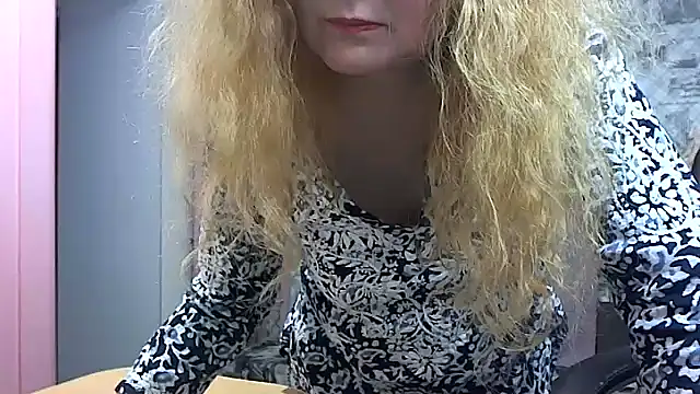 Helen1974 online show from 12-19-25, 01:13