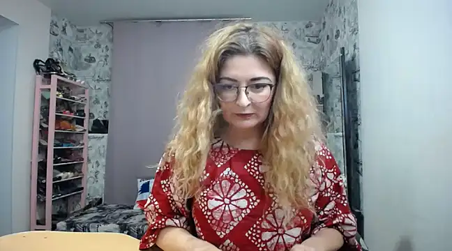 Snapshot of Helen1974 chatting on 02-12-25, 01:09 Helen1974 online show from 02-12-25, 01:09