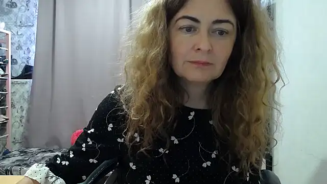 Helen1974 online show from 06-07-26, 07:13