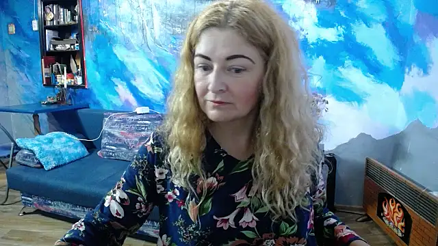 Snapshot of Helen1974 chatting on 09-14-25, 02:06 Helen1974 online show from 09-14-25, 02:06
