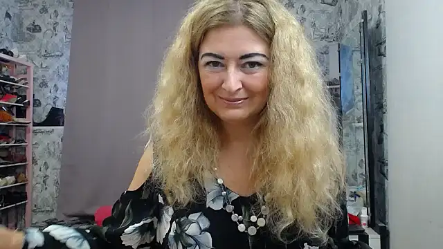 Snapshot of Helen1974 chatting on 10-18-25, 11:23 Helen1974 online show from 10-18-25, 11:23