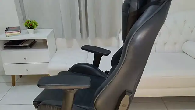 ANNA------ online show from 11-22-25, 04:44