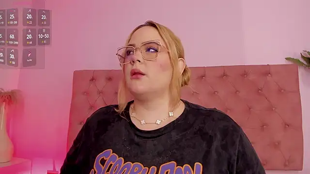 sophiarossee  online show from 12-21-25, 12:07