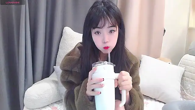 Snapshot of Duludulu_007 chatting on 02-08-25, 06:01 Duludulu 007 online show from 02-08-25, 06:01