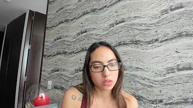 Snapshot of Sophi__a chatting on 10-14-25, 07:03 Sophi  a online show from 10-14-25, 07:03