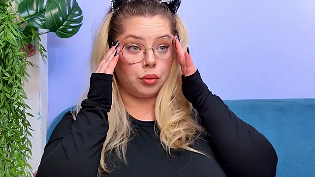 moon cake online show from 03-19-25, 02:13