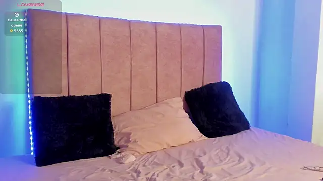 Snapshot of sexylaurita chatting on 02-06-26, 02:24 sexylaurita online show from 02-06-26, 02:24