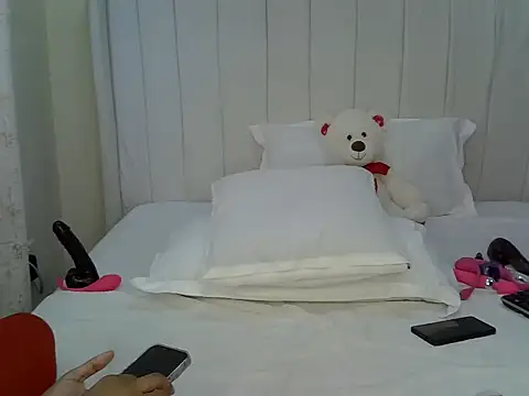 Baby champagne  online show from 12-01-25, 05:19