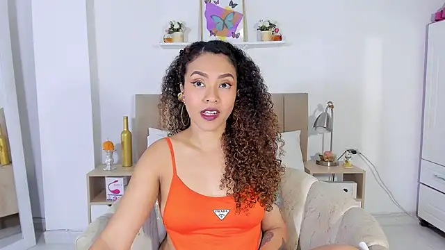 Zoe Gruber online show from 04-05-26, 10:49